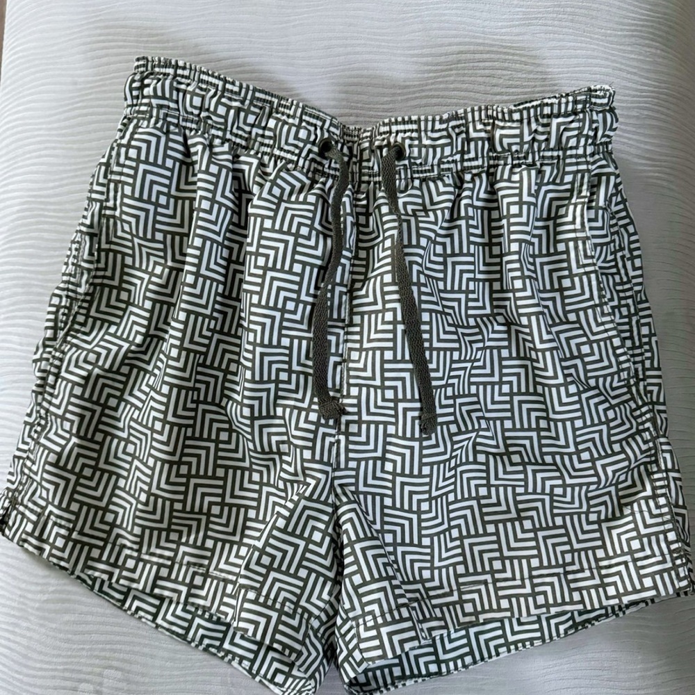 H&M men’s green printed summer swim shorts trunks size XS